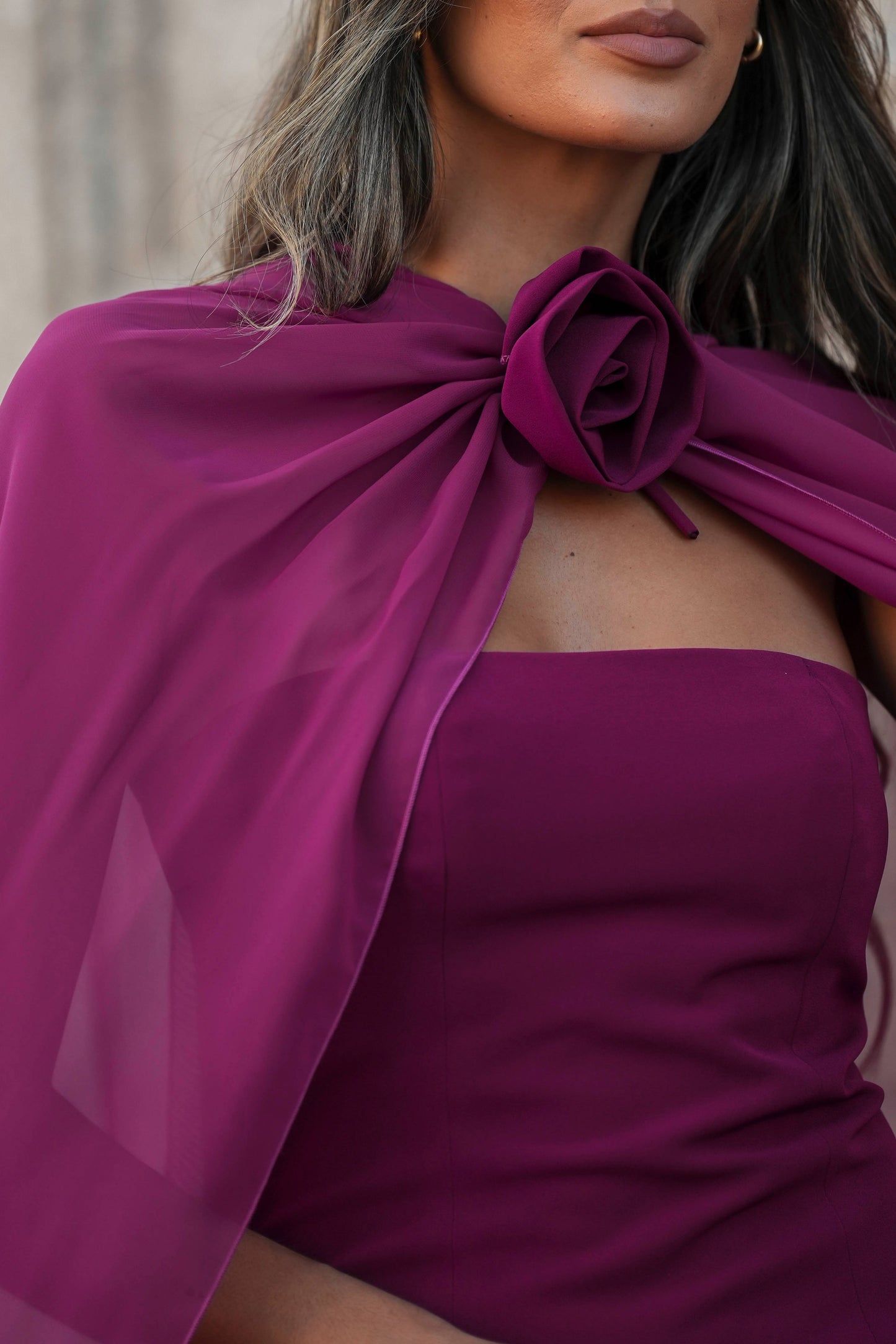 Isolde™ | Abendkleid mit fließendem Cape