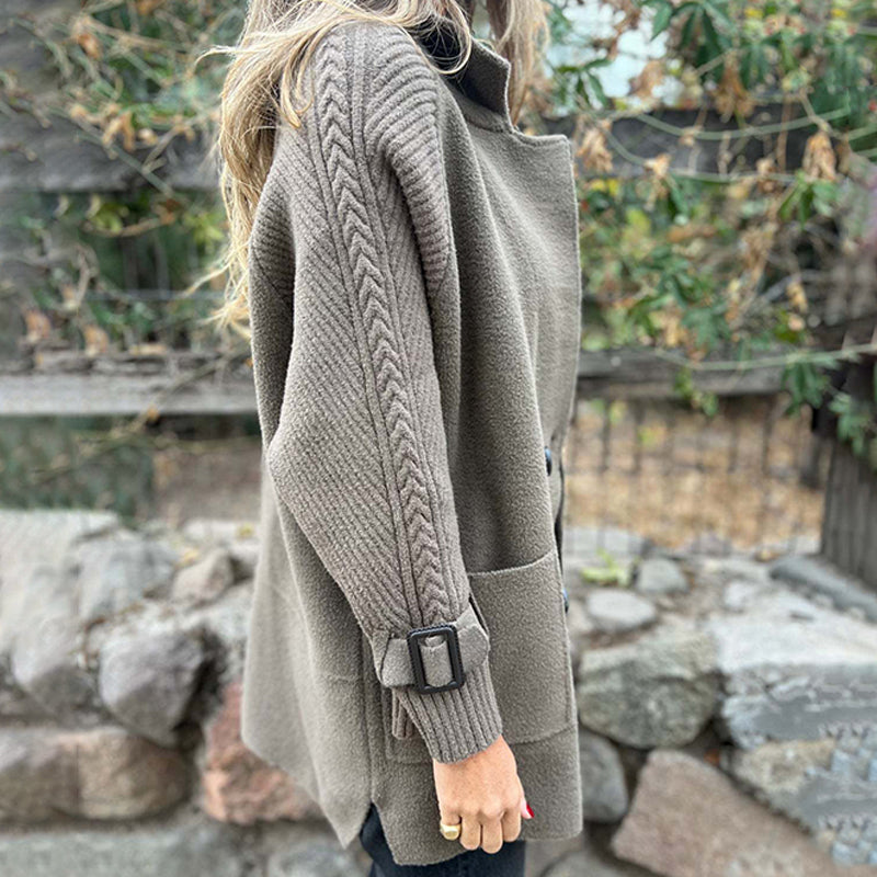 Ava™ | Mittellanger Knopfjacke