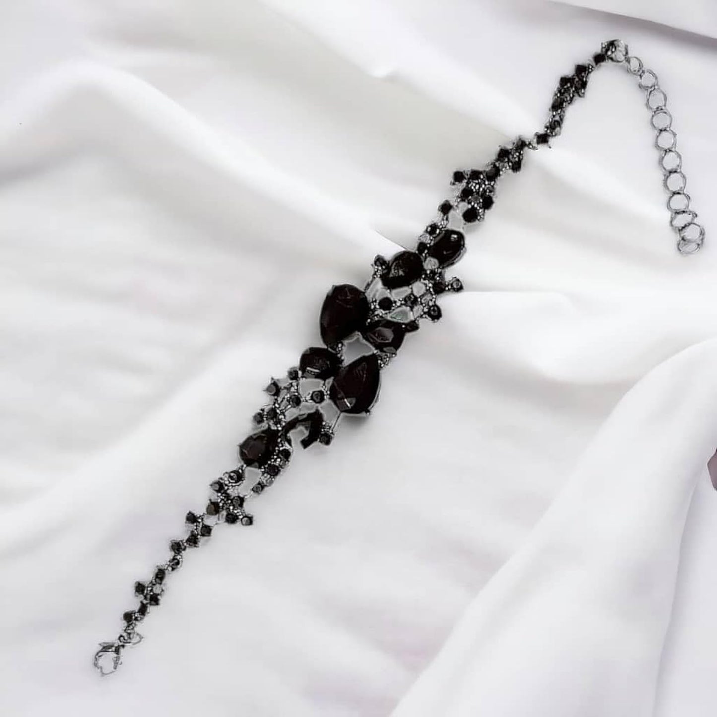 Schwarzes Zink Halsketten- und Ohrring-Set