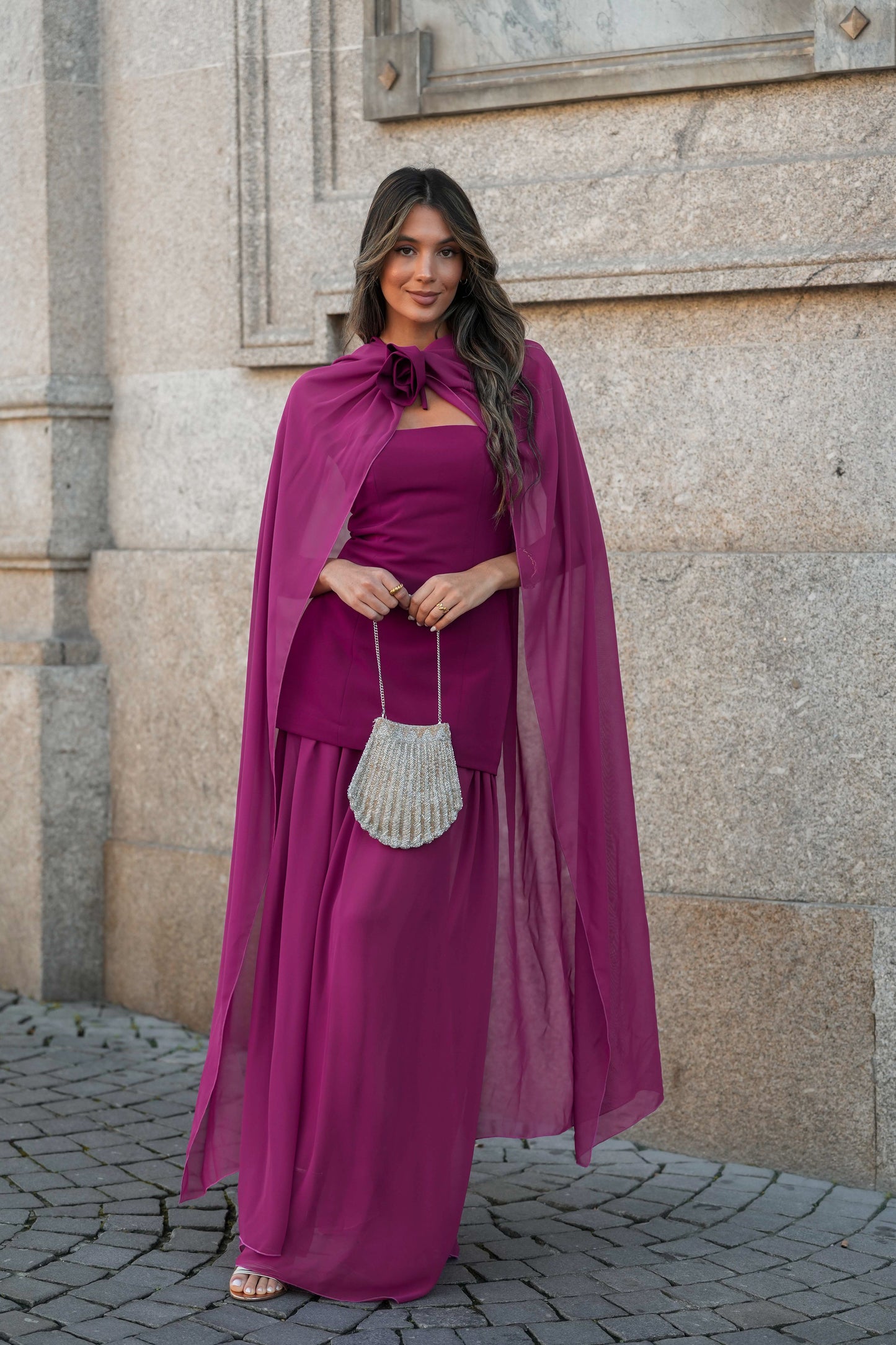 Isolde™ | Abendkleid mit fließendem Cape