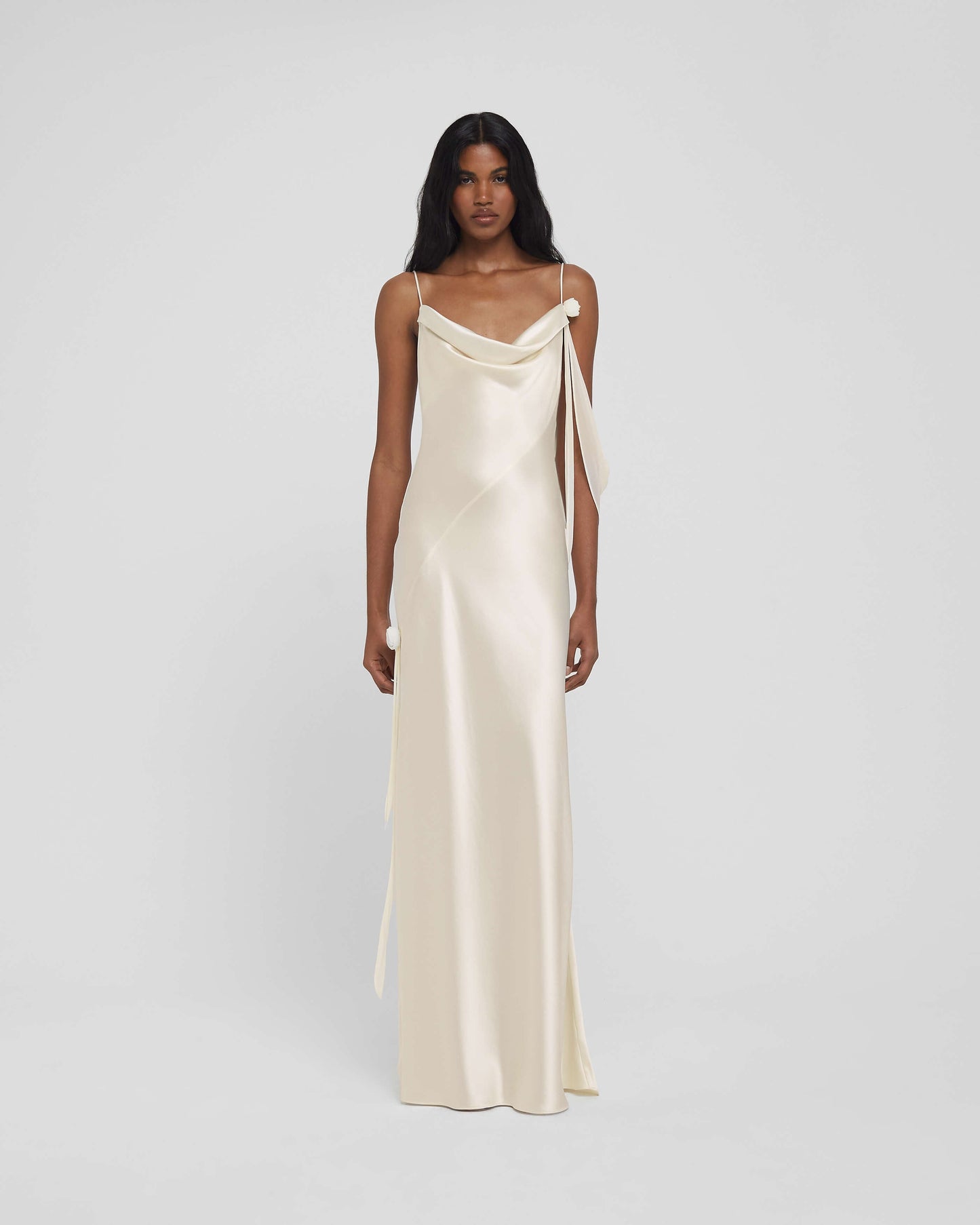 Rhea™ | Luxus Kleid mit Kapuzenkragen