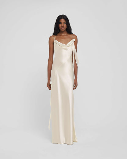 Rhea™ | Luxus Kleid mit Kapuzenkragen