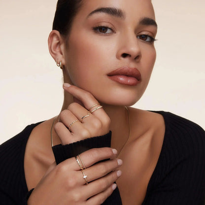 Eleganter Minimalistischer Ring