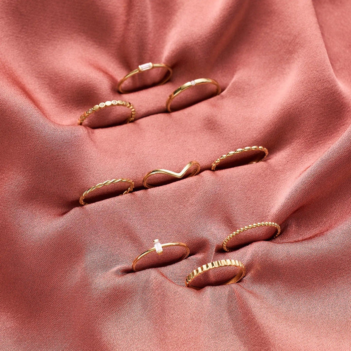 Eleganter Minimalistischer Ring