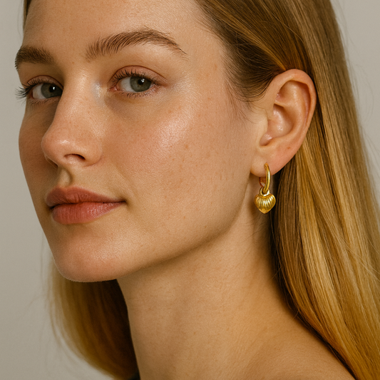 Goldene Herz-Ohrringe