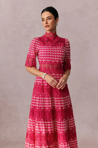 Pralina™ | Besticktes Midi-Kleid mit Kurzen Ärmeln